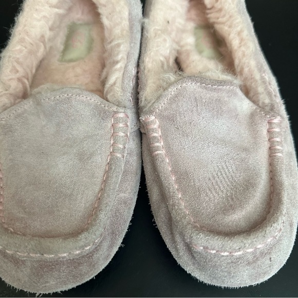 UGG Ansley Women’s Light Pink Suede Sherpa Lined Slipper Pink 7 Mocassins - Picture 6 of 10